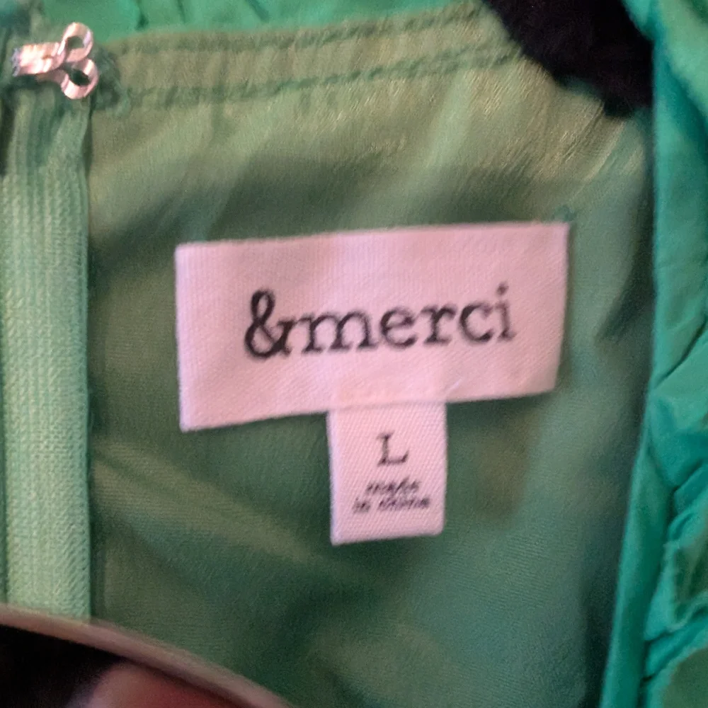Green Sleeveless Tiered Maternity Dress - Picture 6 of 8
